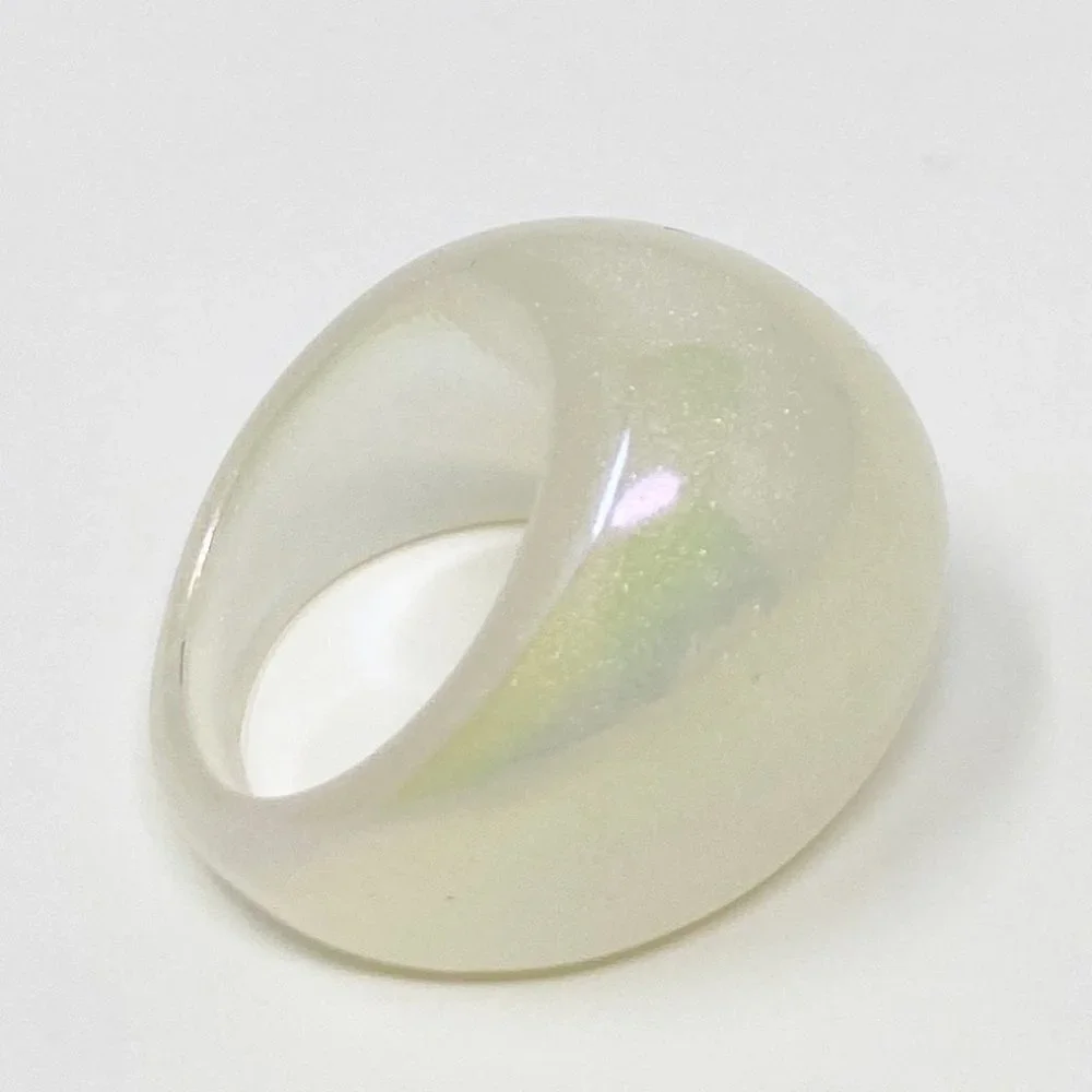 Acrylic Resin Bubble Ring Chunky Cool White - Picture 1 of 5